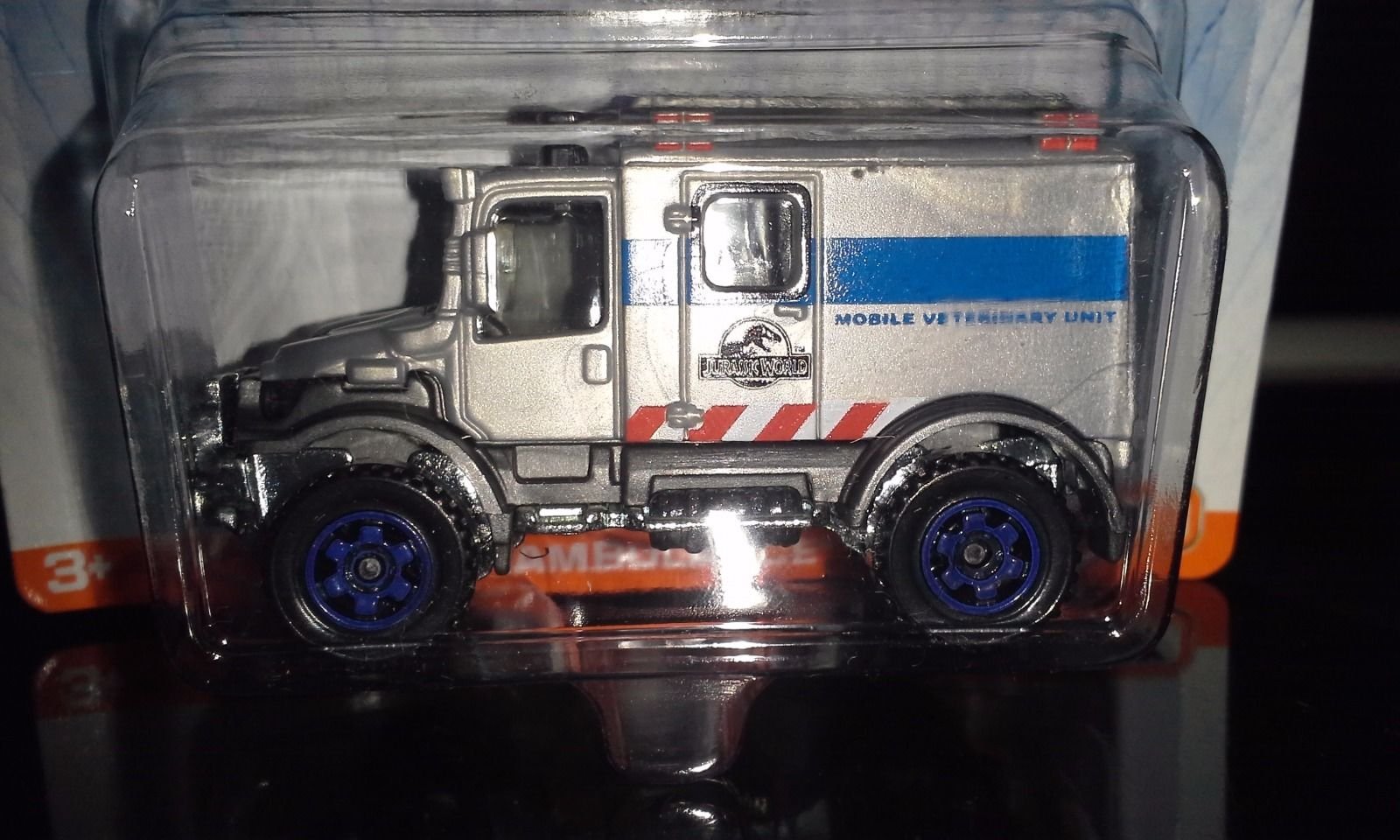 Amazon.com: Qiyun Matchbox 2015 Jurassic World 4x4 Scrambulance